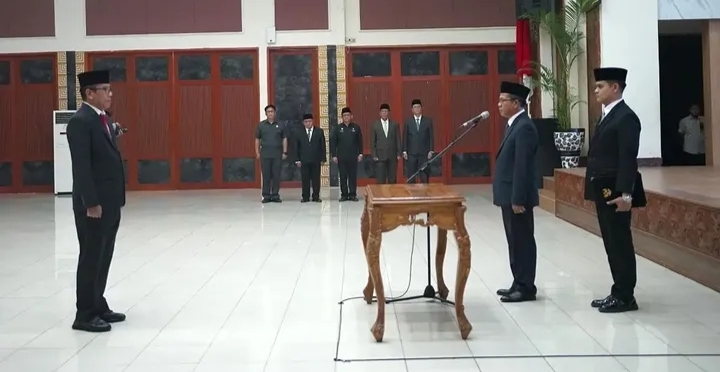 Isi Kekosongan Empat OPD, KDS Lantik Pejabat Eselon II