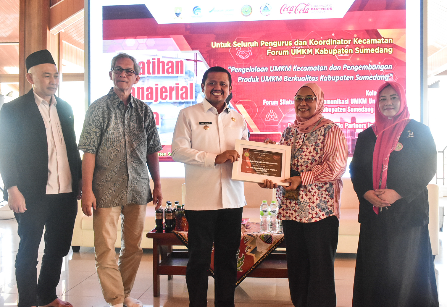 Coca-Cola Europacifik Partners Indonesia Berikan Pelatihan Manajerial bagi Pelaku UMKM Sumedang 